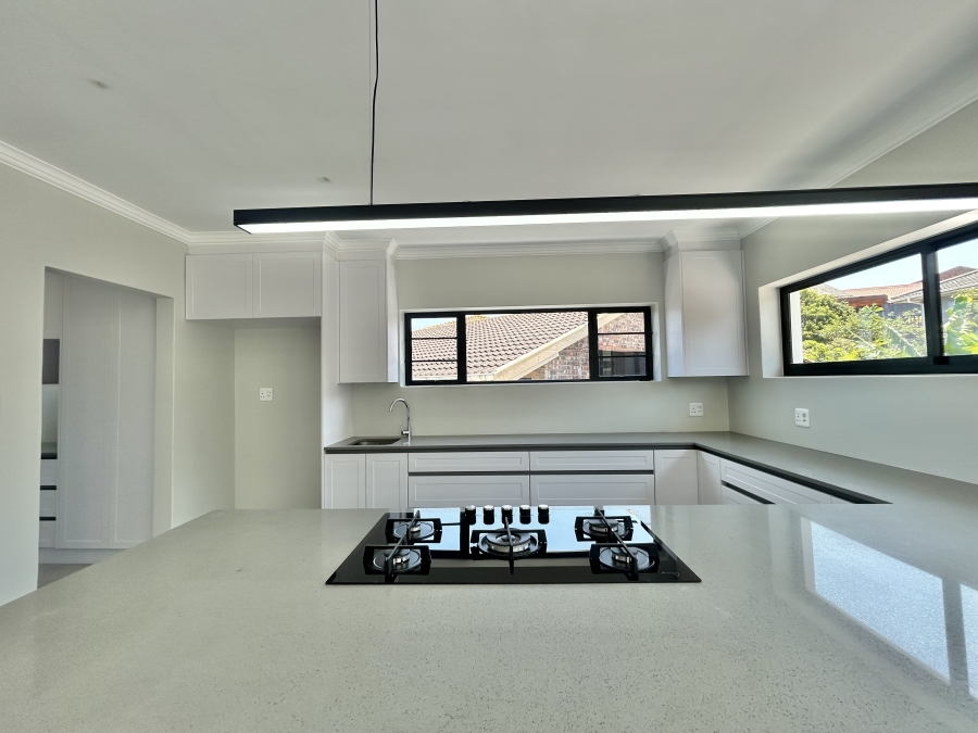 3 Bedroom Property for Sale in Wavecrest Eastern Cape